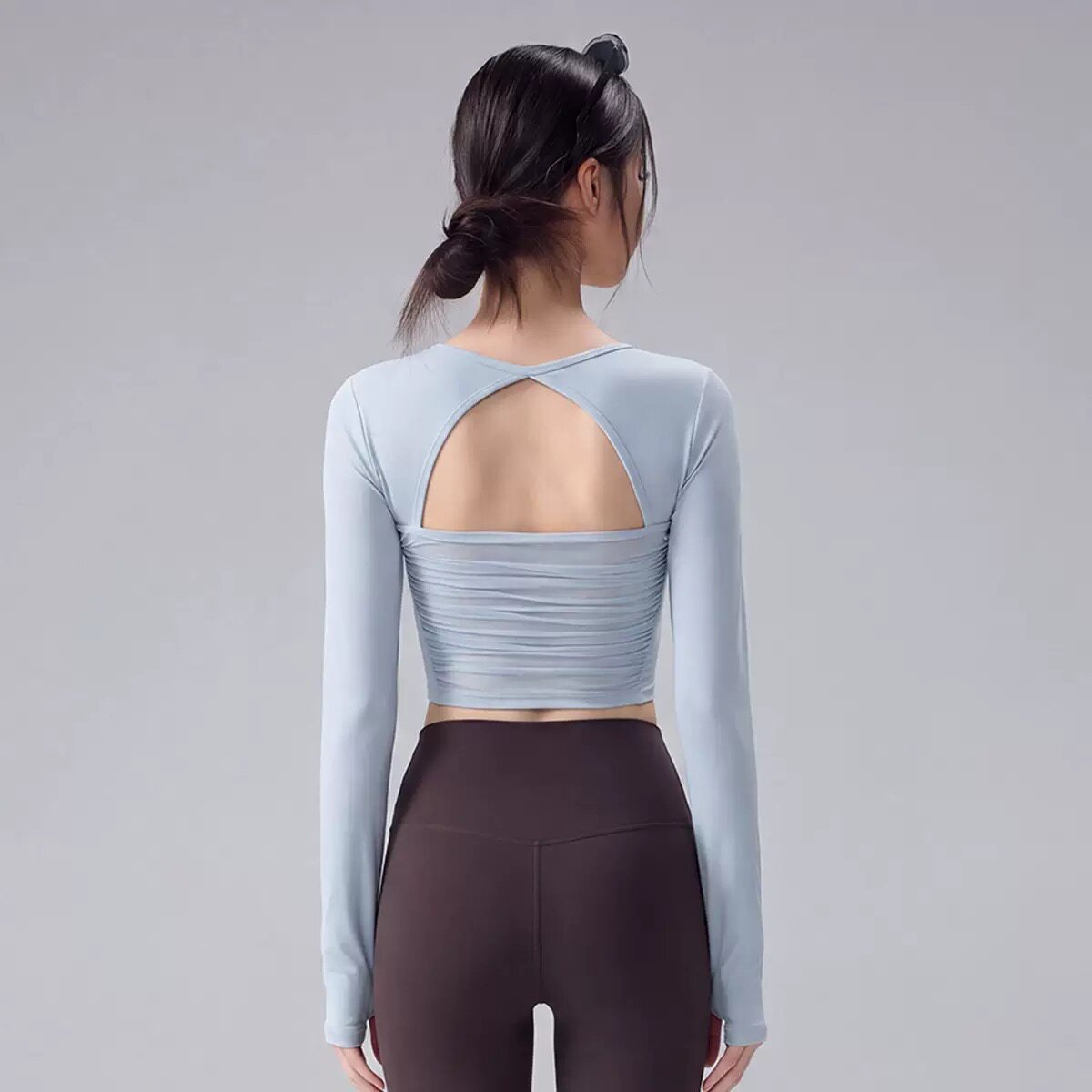 بلوزة يوغا نسائية بأكمام طويلة - مراجعة Pilates Yoga One وسعره