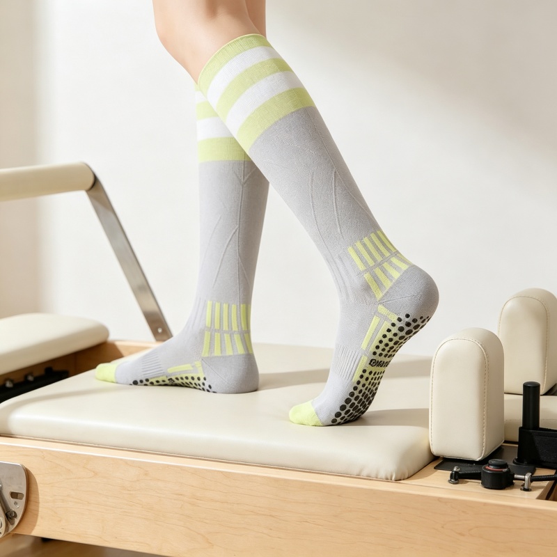 جوارب يوغا نسائية تصل إلى الرك - مراجعة Medias Para Pilates Y Yoga وسعره